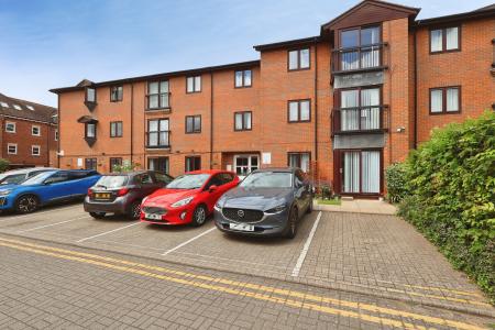 Regal Court, Bancroft, Hitchin