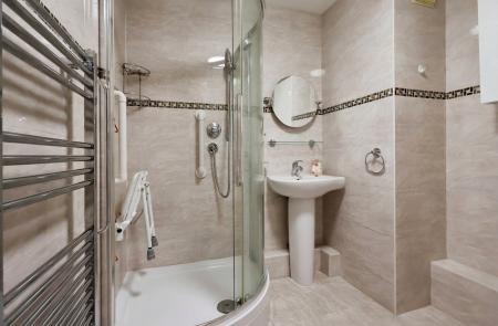 2 bedroom Flat for sale in Regal Court, Bancroft, Hitchin