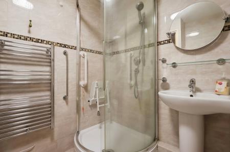 2 bedroom Flat for sale in Regal Court, Bancroft, Hitchin