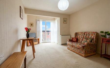 2 bedroom Flat for sale in Regal Court, Bancroft, Hitchin