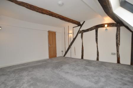 2 bedroom Flat to let in Churchyard, Hitchin, SG5