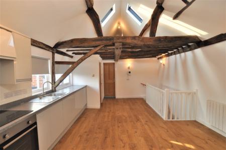 2 bedroom Flat to let in Churchyard, Hitchin, SG5