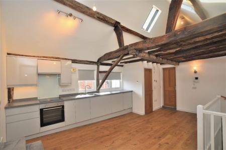 2 bedroom Flat to let in Churchyard, Hitchin, SG5