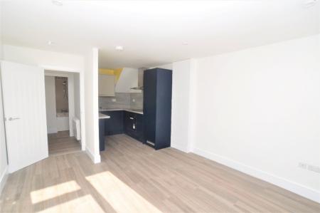 2 bedroom Flat to let in Grove Road, Hitchin, SG4