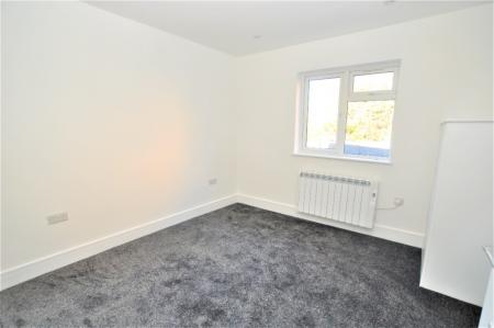 2 bedroom Flat to let in Grove Road, Hitchin, SG4