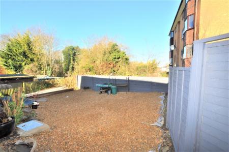 2 bedroom Flat to let in Grove Road, Hitchin, SG4