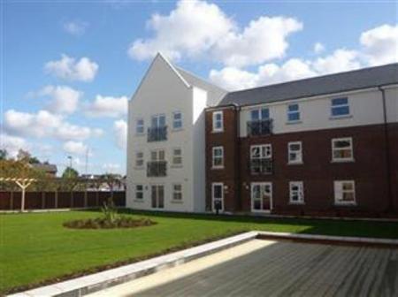 2 bedroom Flat to let in Walsworth Road, Hitchin, SG4