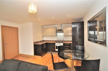 2 bedroom Flat to let in Walsworth Road, Hitchin, SG4