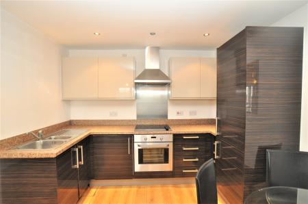 2 bedroom Flat to let in Walsworth Road, Hitchin, SG4