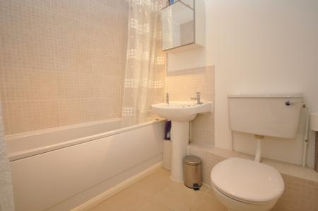 2 bedroom Flat to let in Wedgewood Road, Hitchin, SG4