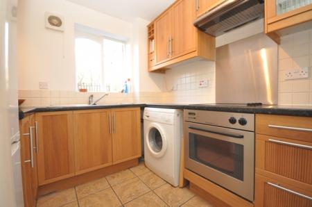2 bedroom Flat to let in Wedgewood Road, Hitchin, SG4