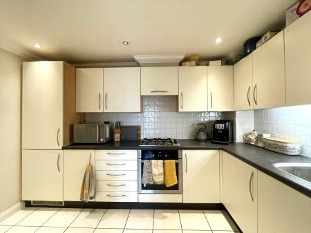 2 bedroom Flat to let in Morello Gardens, Stevenage Road, Hitchin, SG4