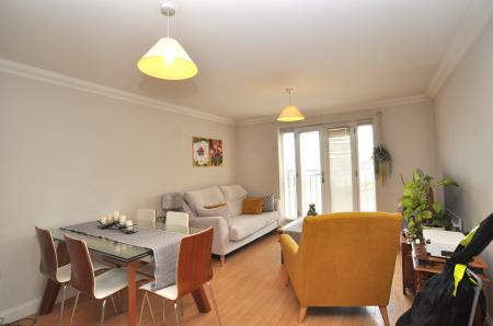 2 bedroom Flat to let in Morello Gardens, Stevenage Road, Hitchin, SG4
