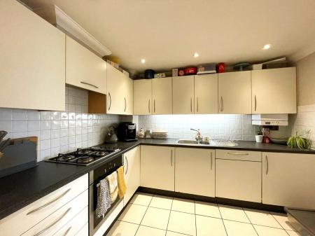 2 bedroom Flat to let in Morello Gardens, Stevenage Road, Hitchin, SG4
