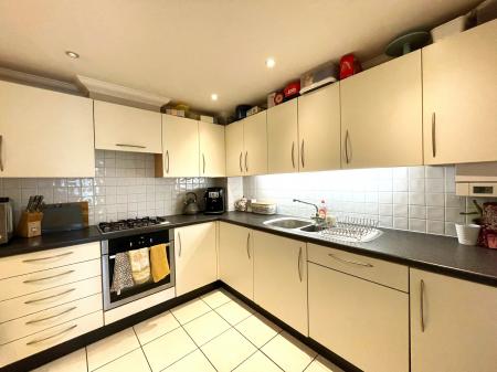 2 bedroom Flat to let in Morello Gardens, Stevenage Road, Hitchin, SG4