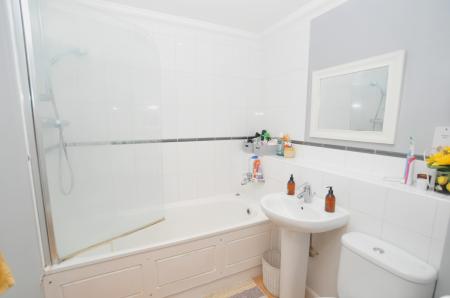 2 bedroom Flat to let in Morello Gardens, Stevenage Road, Hitchin, SG4