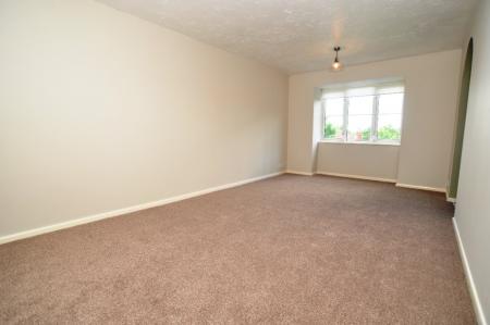 1 bedroom Flat to let in Chestnut Court, Bedford Road, Hitchin, SG5