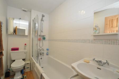2 bedroom Terraced House to let in Keats Way, Hitchin, SG4