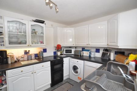 2 bedroom Terraced House to let in Keats Way, Hitchin, SG4
