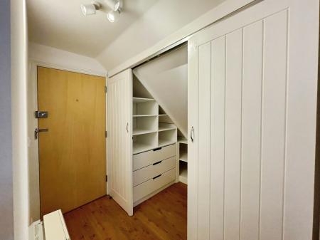 2 bedroom Flat to let in Sanders Place, Hitchin, SG4