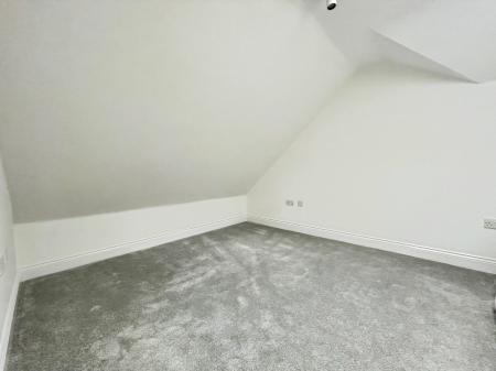 2 bedroom Flat to let in Sanders Place, Hitchin, SG4