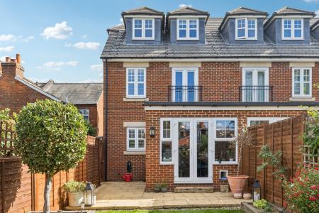 3 bedroom Semi-detached house for sale in Verulam Road, Hitchin