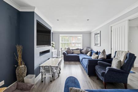 4 bedroom Detached house for sale in Eisenhower Road, Shefford