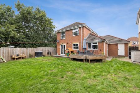 4 bedroom Detached house for sale in Eisenhower Road, Shefford