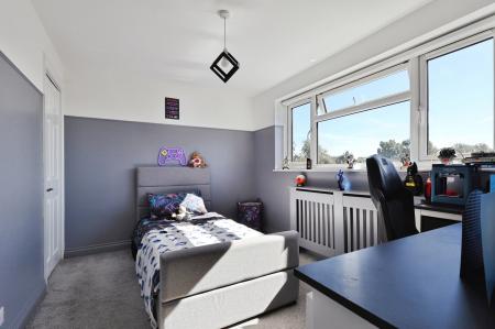 3 bedroom Semi-detached house for sale in Dryden Crescent, Stevenage