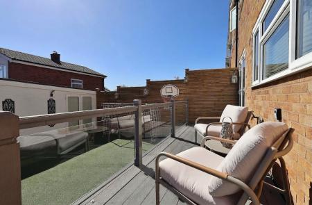 3 bedroom Semi-detached house for sale in Dryden Crescent, Stevenage