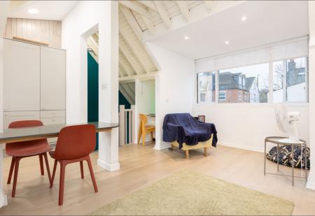 2 bedroom Mews house to let in Nightingale Road, Hitchin, SG5
