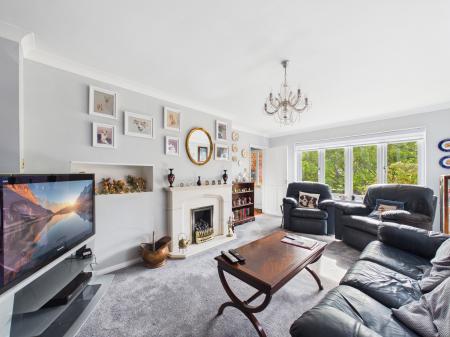 3 bedroom Detached house for sale in Cranborne Avenue, Hitchin