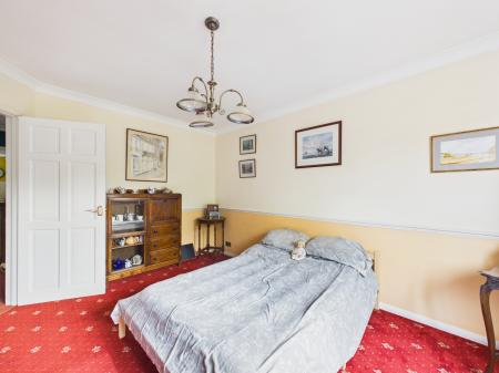 3 bedroom Detached house for sale in Cranborne Avenue, Hitchin
