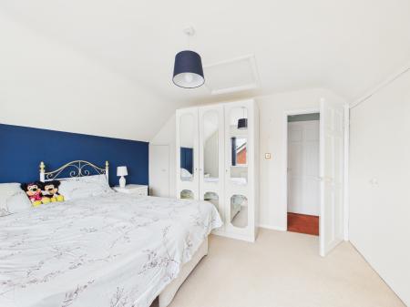 3 bedroom Detached house for sale in Cranborne Avenue, Hitchin