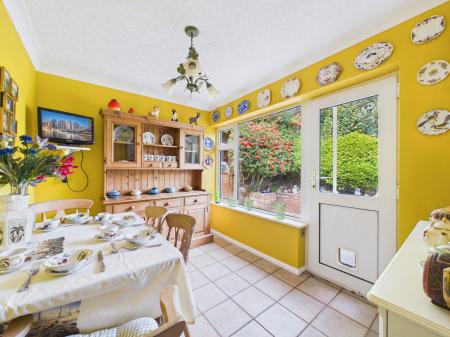 3 bedroom Detached house for sale in Cranborne Avenue, Hitchin