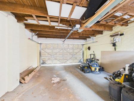 3 bedroom Detached house for sale in Cranborne Avenue, Hitchin