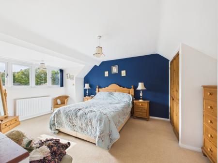3 bedroom Detached house for sale in Cranborne Avenue, Hitchin