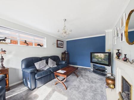 3 bedroom Detached house for sale in Cranborne Avenue, Hitchin