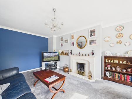 3 bedroom Detached house for sale in Cranborne Avenue, Hitchin