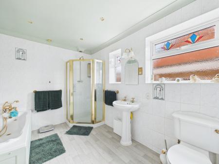 3 bedroom Detached house for sale in Cranborne Avenue, Hitchin