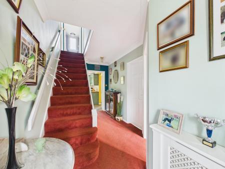 3 bedroom Detached house for sale in Cranborne Avenue, Hitchin