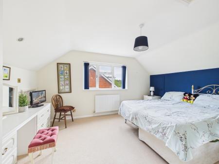 3 bedroom Detached house for sale in Cranborne Avenue, Hitchin