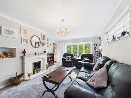 3 bedroom Detached house for sale in Cranborne Avenue, Hitchin
