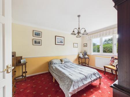 3 bedroom Detached house for sale in Cranborne Avenue, Hitchin