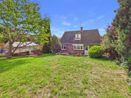 3 bedroom Detached house for sale in Cranborne Avenue, Hitchin