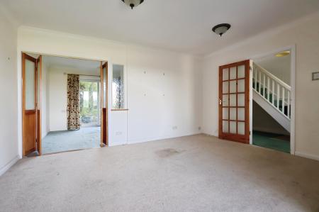 3 bedroom Semi-detached house for sale in Kingswood Avenue, Hitchin