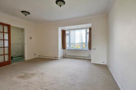 3 bedroom Semi-detached house for sale in Kingswood Avenue, Hitchin