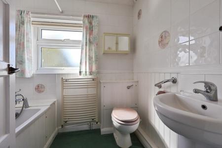 3 bedroom Semi-detached house for sale in Kingswood Avenue, Hitchin