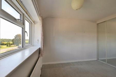 3 bedroom Semi-detached house for sale in Kingswood Avenue, Hitchin