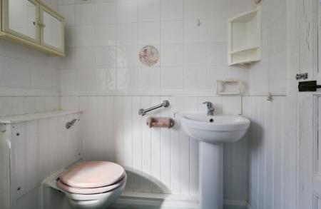 3 bedroom Semi-detached house for sale in Kingswood Avenue, Hitchin